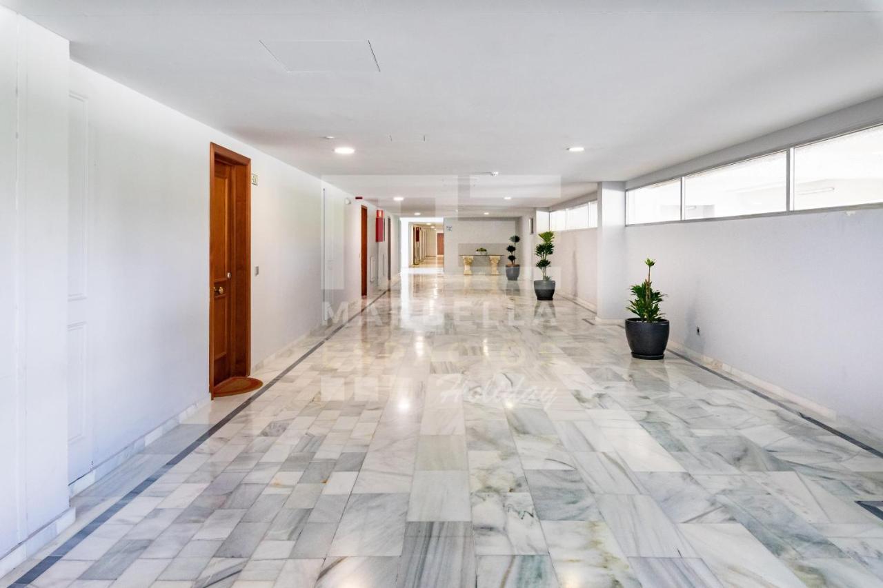 Suite 208, Close To The Beach, 2 Bedroom,Golden Mile Марбелья Экстерьер фото